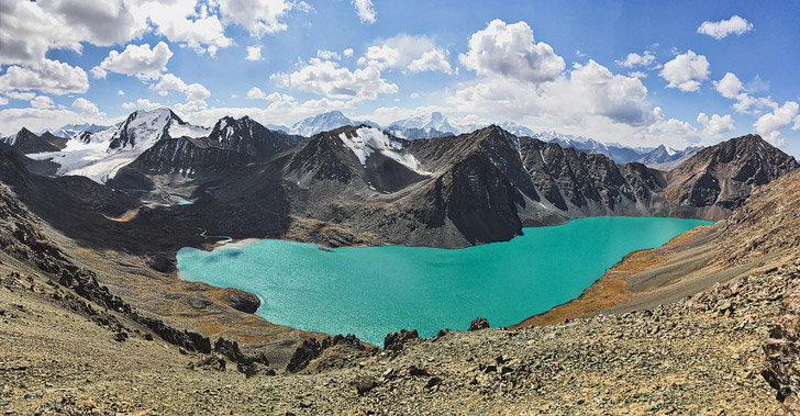 lake-alakol-kyrgyzstan