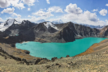 lake-alakol-kyrgyzstan